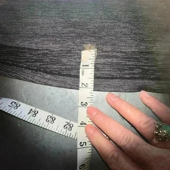 Medium Mondetta yoga band  micro stripe stretch skirt grey/ black.Slight Hi/ lo - Picture 8 of 9